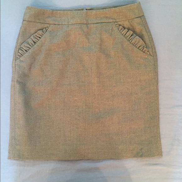 Charcoal grey Loft pencil skirt with ruffles // 2P - Picture 2 of 4